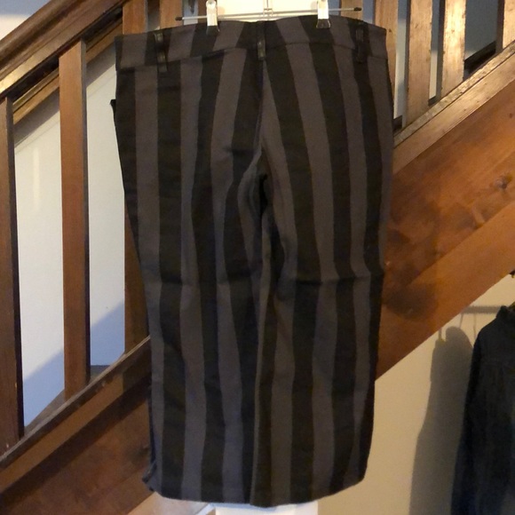 RARE Lip Service Paycho Circus Y2K goth 3/4 capri pants in Black & Grey 2XL - Picture 7 of 7